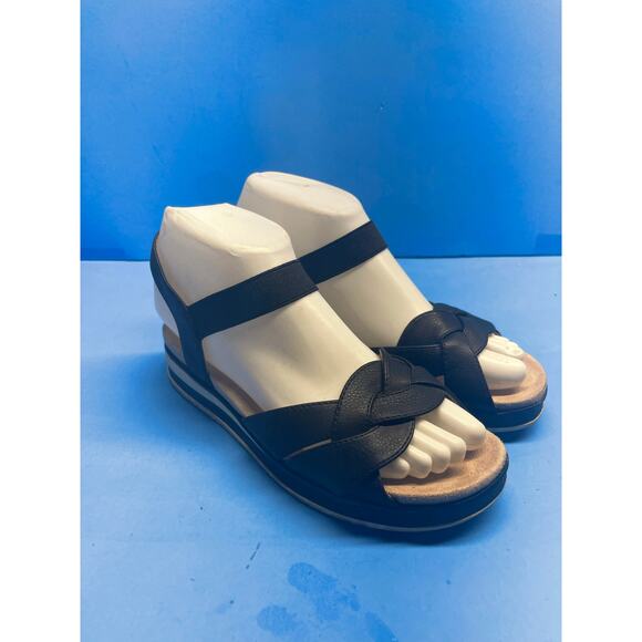 Lifestride Velocity 2.0 Womens sz 6 M Black Ankle Strap Zip Up Sandals - Picture 1 of 11
